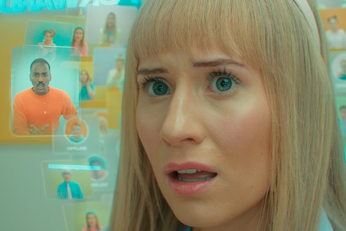Callie Cooke as Lindy in Doctor Who Callie Cooke as Lindy in Doctor Who. She looks confused as she looks across at something and Ncuti Gatwa can be seen in the corner through a screen.